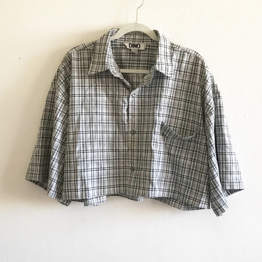 oversized cropped grey button down
